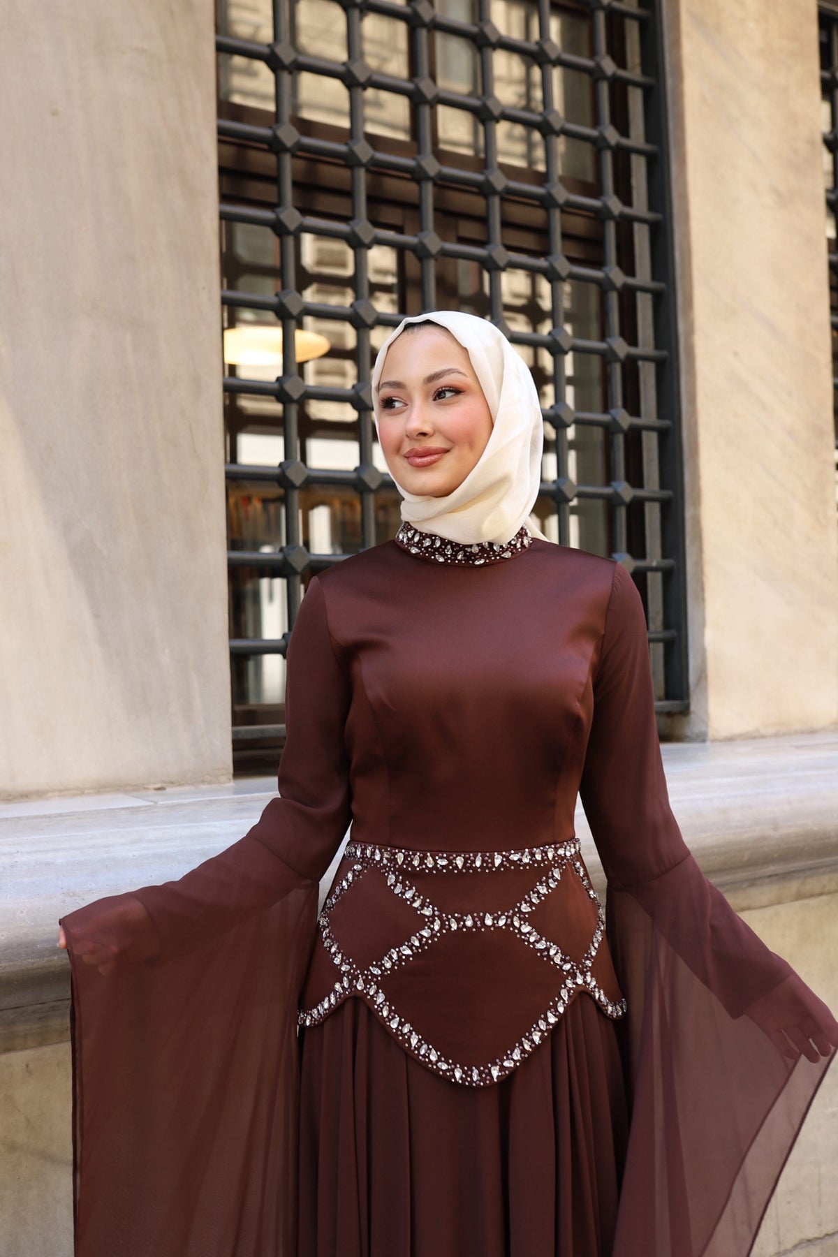 Nisa Zarafet Abiye -kahve