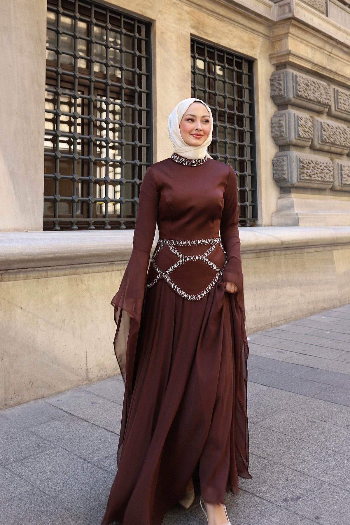 Nisa Zarafet Abiye -kahve