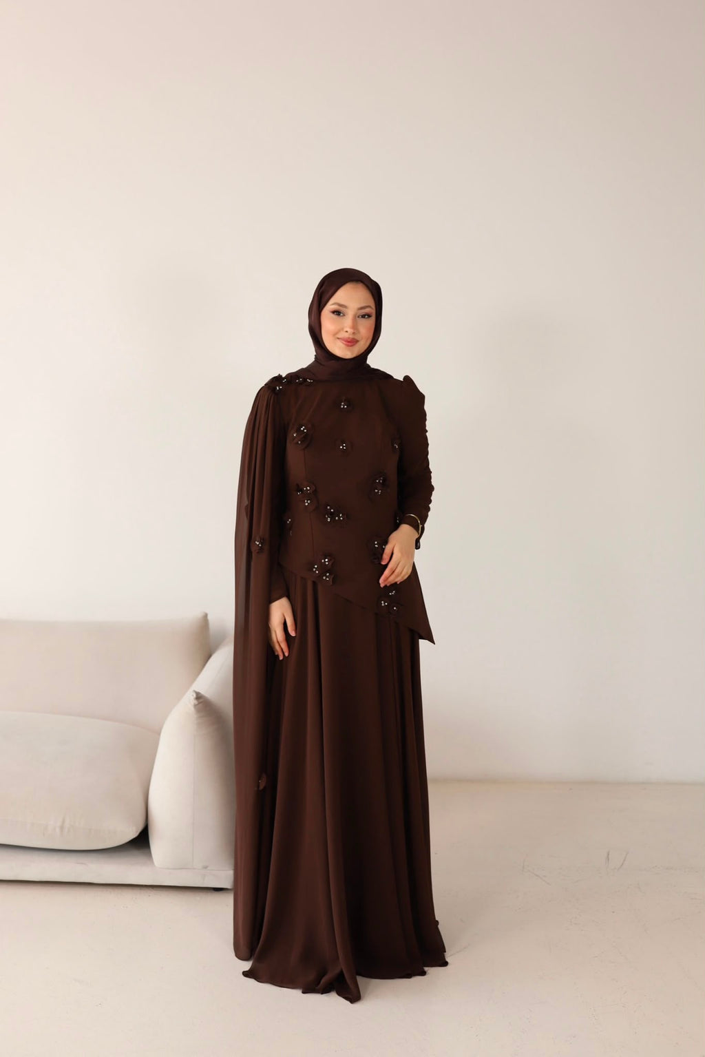Gül detaylı  bella abaya-kahve