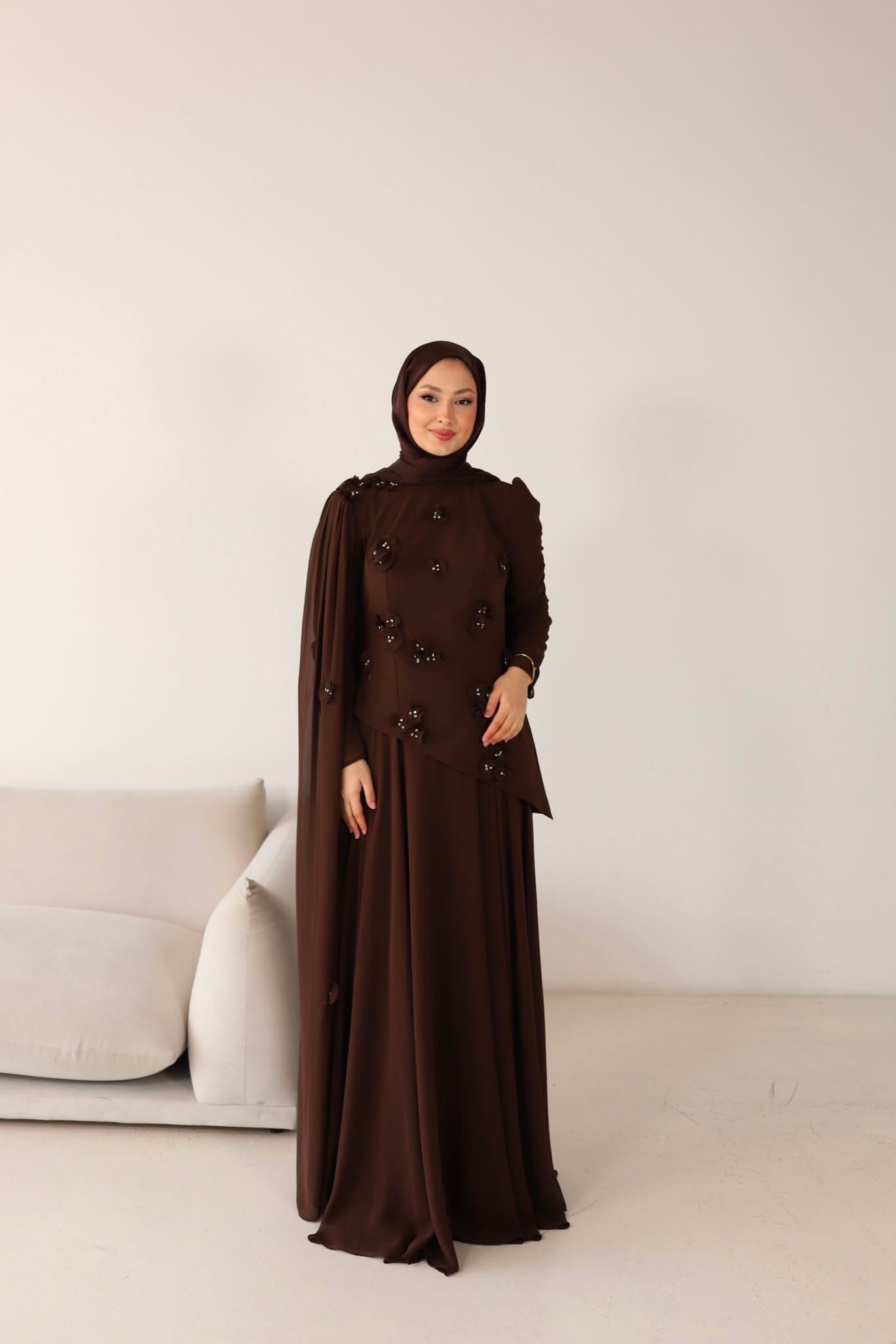 Gül detaylı  bella abaya-kahve