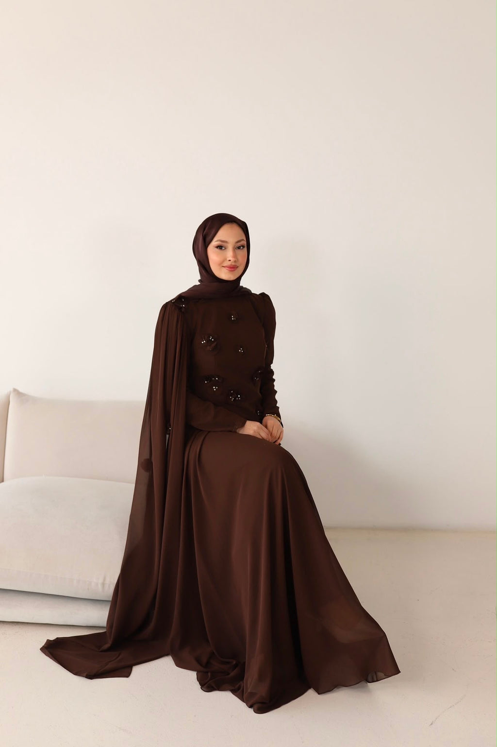 Gül detaylı  bella abaya-kahve