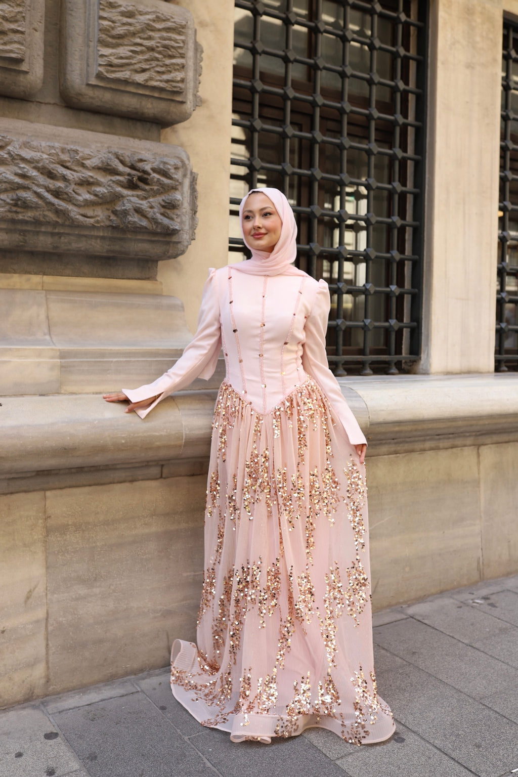 Luna Esila Abiye -pembe