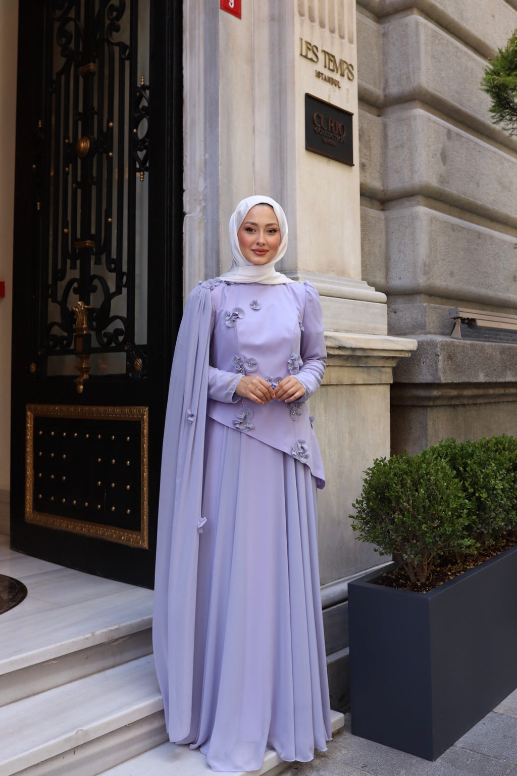 Gül detaylı  bella abaya-lila)