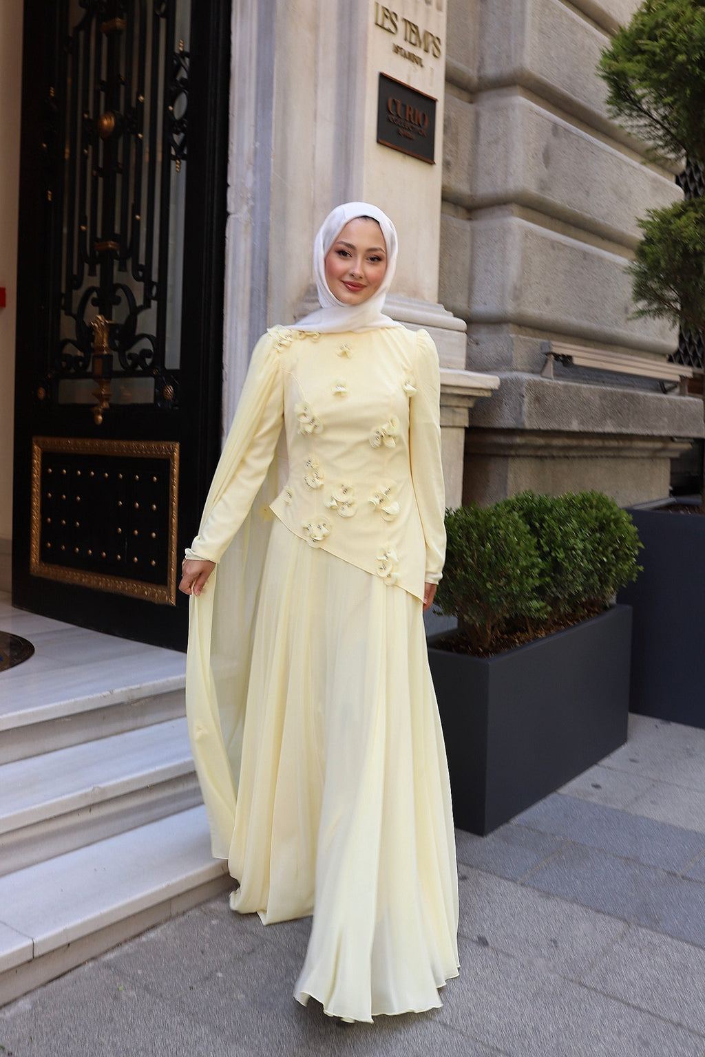 Gül detaylı  bella abaya-limon sarısı