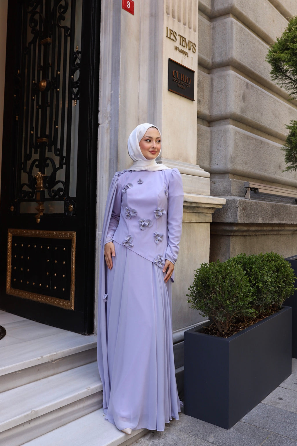 Gül detaylı  bella abaya-lila)