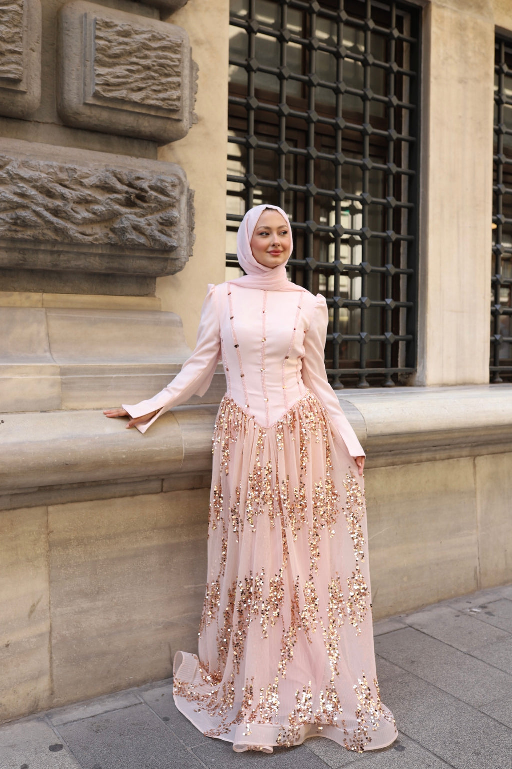 Luna Esila Abiye -pembe