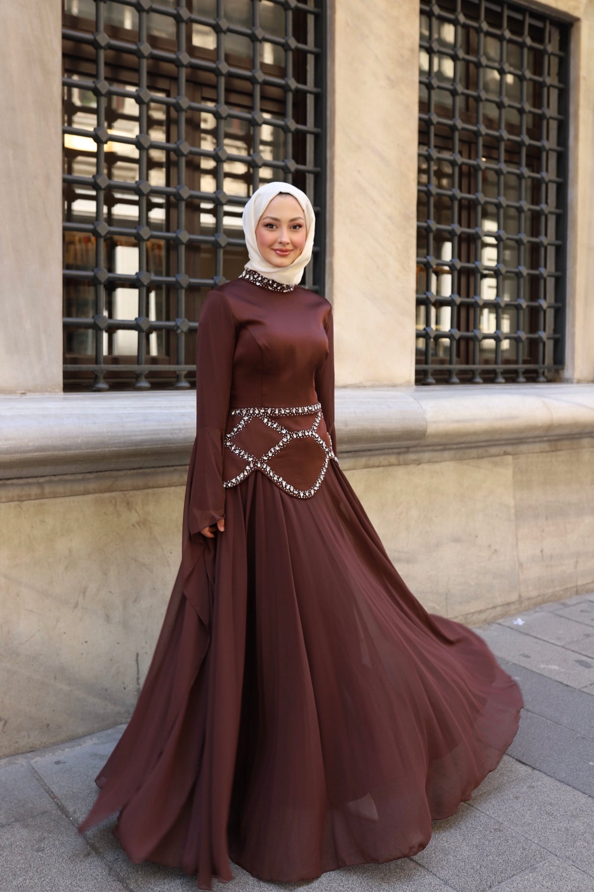 Nisa Zarafet Abiye -kahve