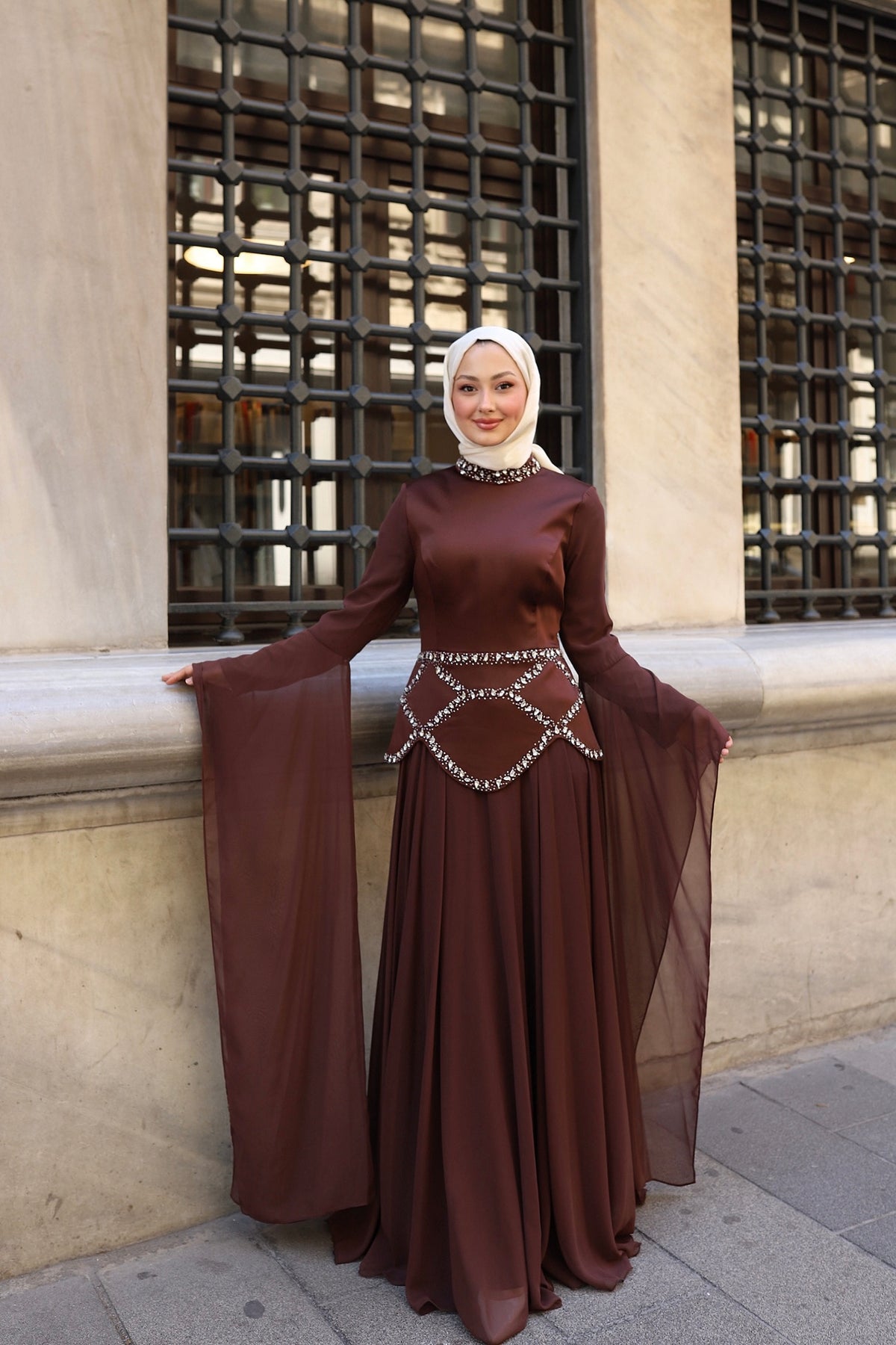 Nisa Zarafet Abiye -kahve