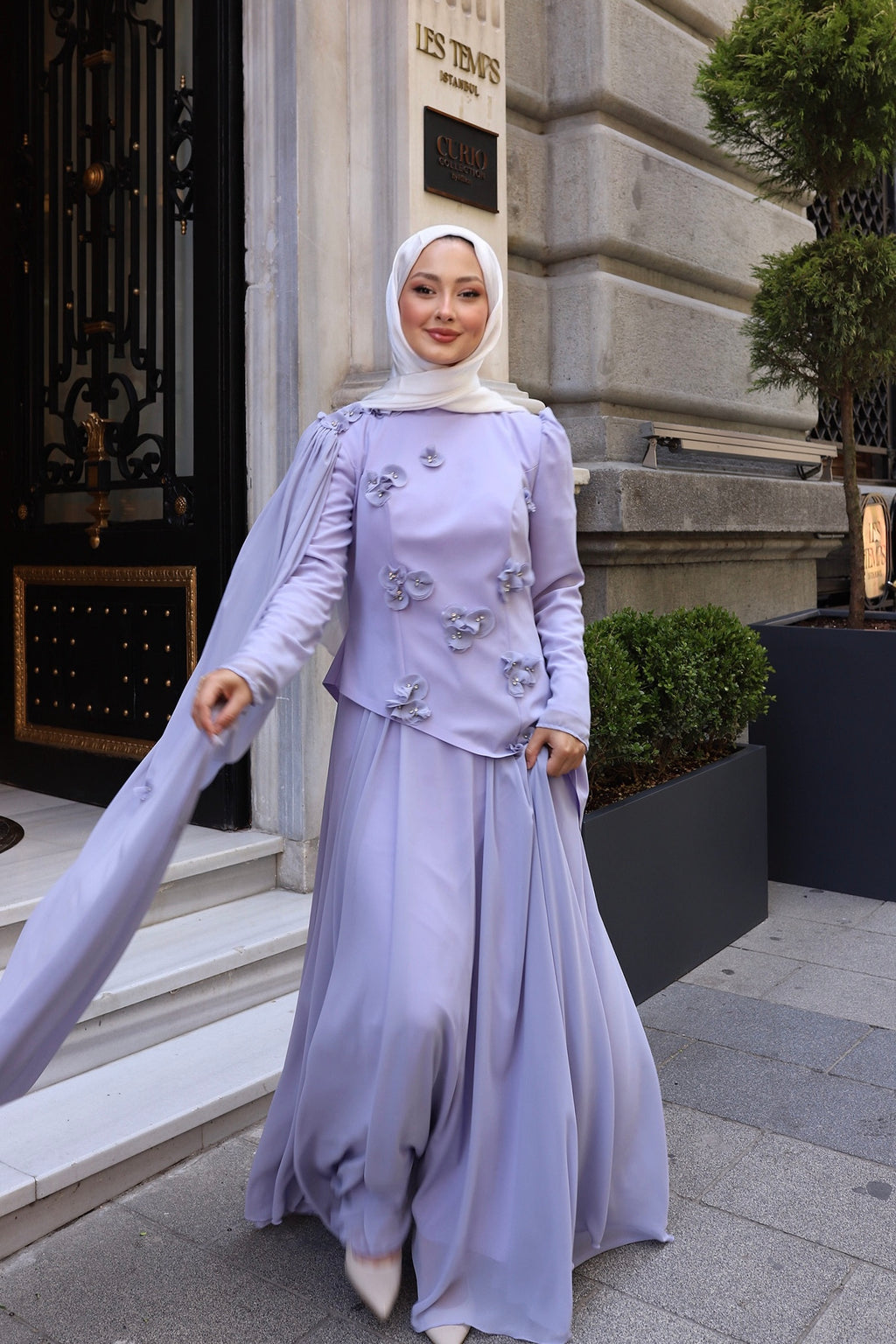 Gül detaylı  bella abaya-lila)