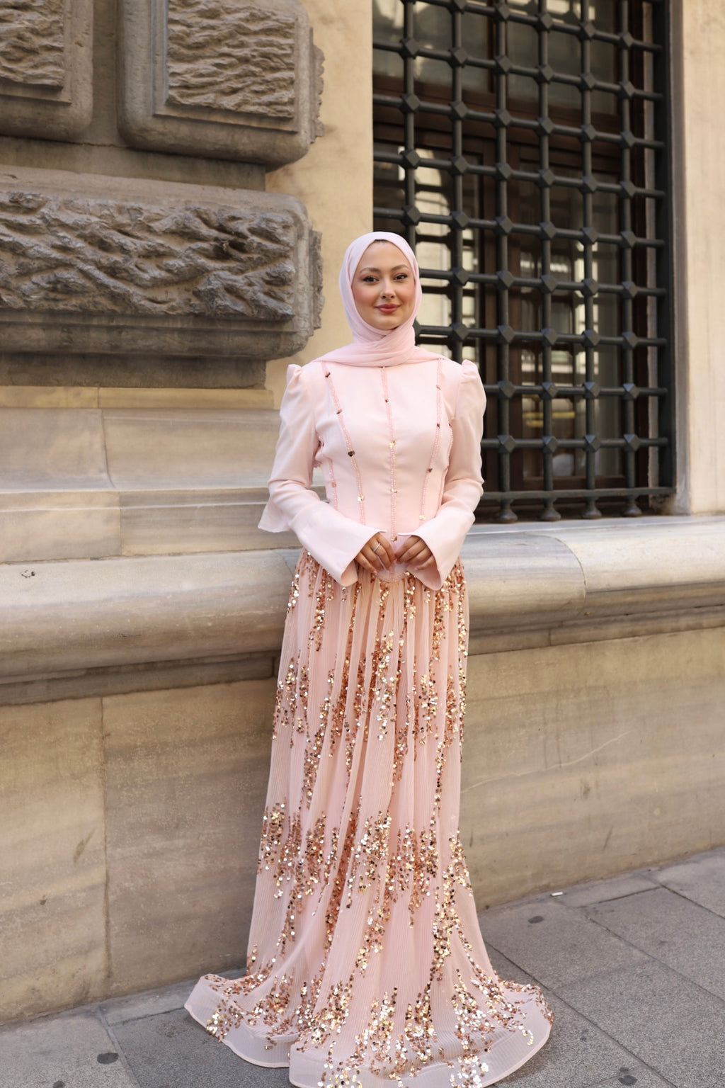Luna Esila Abiye -pembe