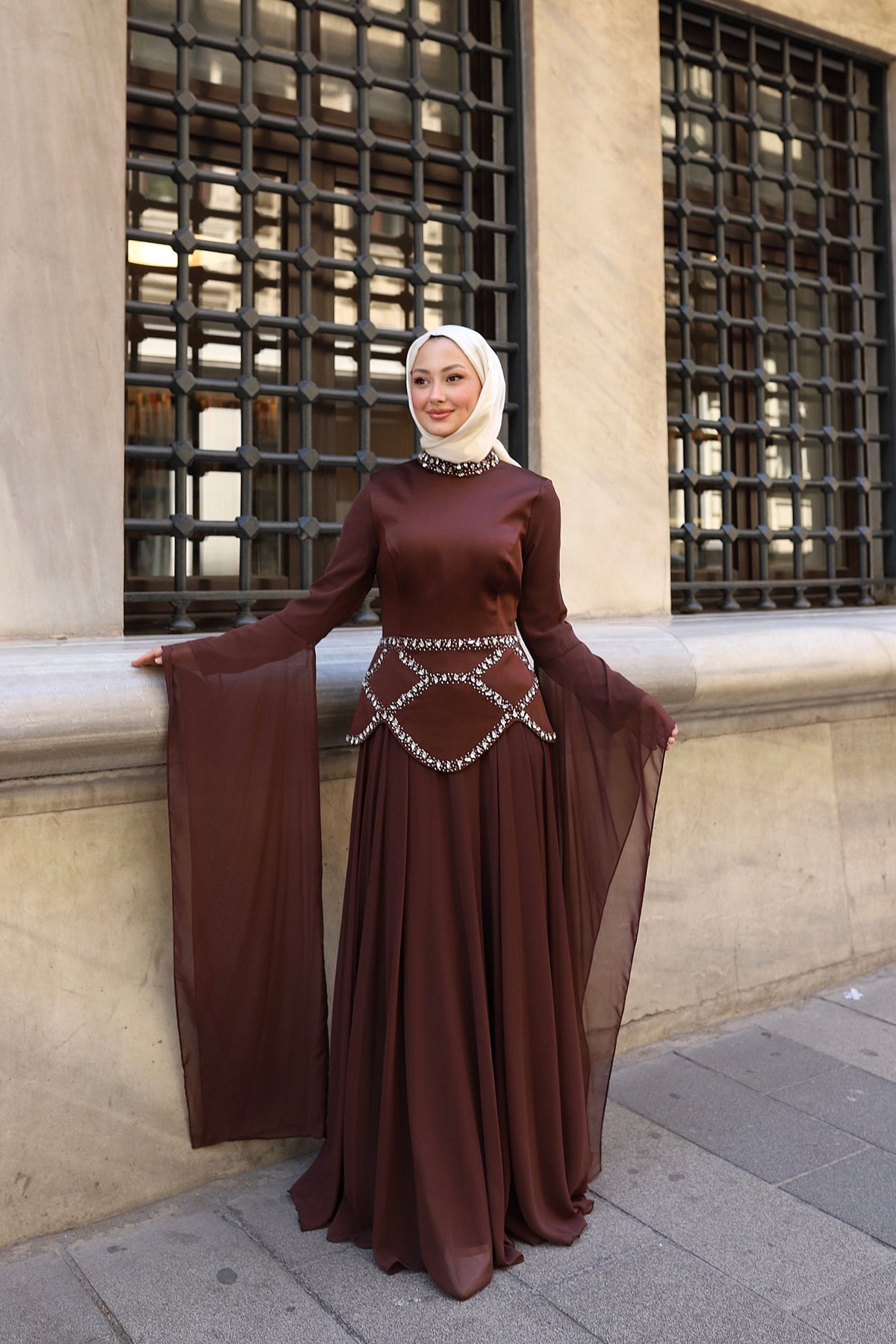Nisa Zarafet Abiye -kahve