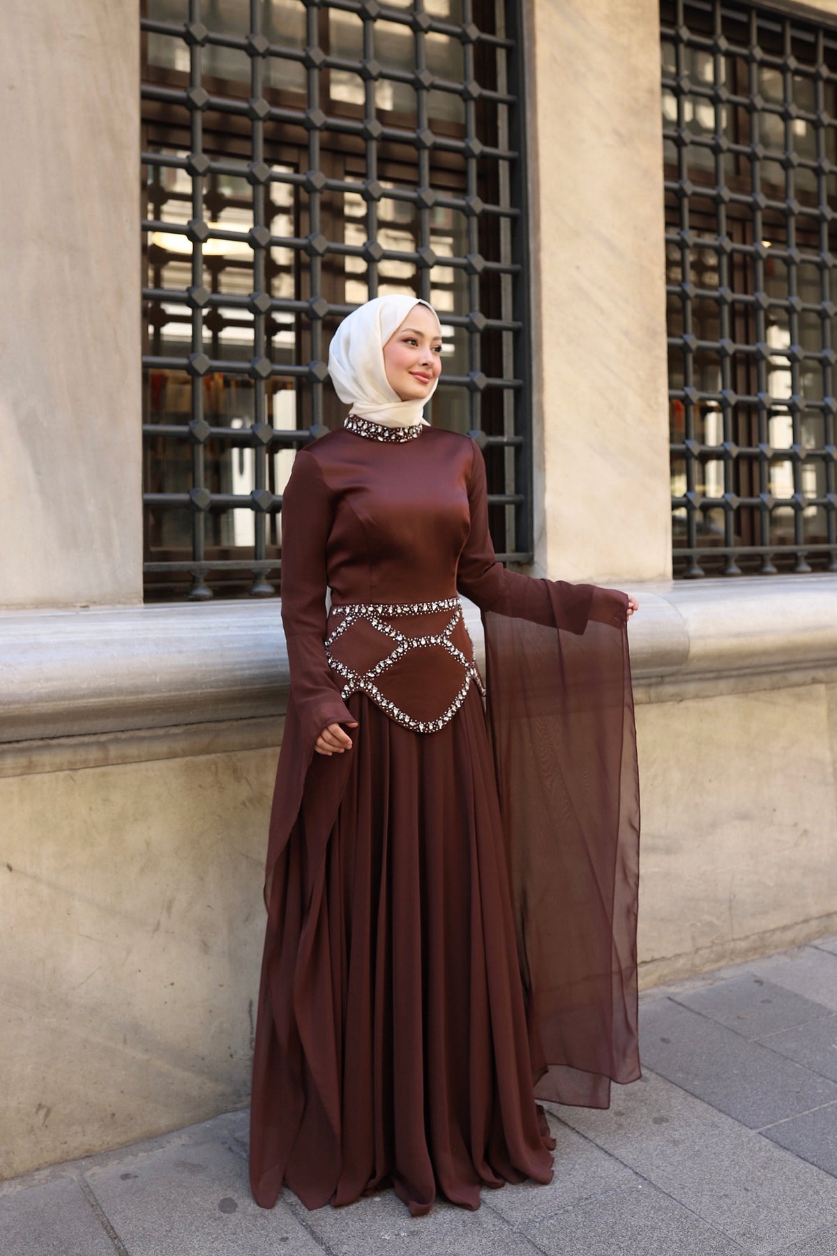 Nisa Zarafet Abiye -kahve